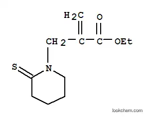 1-피페리딘프로판산, -알파-메틸렌-2-티옥소-, 에틸 에스테르