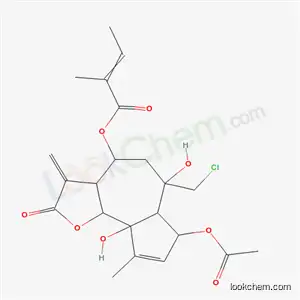 (2Z)-2-メチル-2-ブテン酸(3aR,4R,6R,6aR,7R,9aS,9bS)-2-オキソ-3-メチレン-6,9a-ジヒドロキシ-6-(クロロメチル)-7-アセトキシ-9-メチル-2,3,3a,4,5,6,6a,7,9a,9b-デカヒドロアズレノ[4,5-b]フラン-4-イル