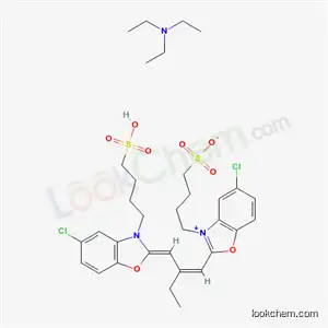 2-[2-[[3-(4-スルホブチル)-5-クロロ-2,3-ジヒドロベンゾオキサゾール-2-イリデン]メチル]-1-ブテニル]-3-(4-スルホナトブチル)-5-クロロベンゾオキサゾール-3-イウム?トリエチルアミン