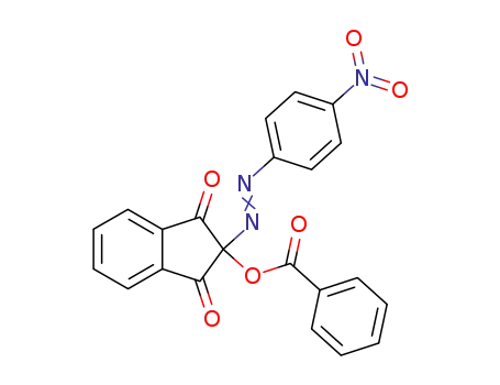 2-Benzoyloxy-2-<4-nitro-benzolazo>-indandion-(1.3)