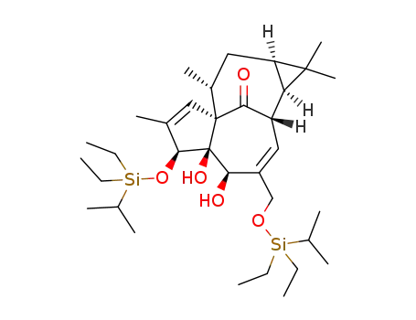 (1aR,2S,5R,5aS,6S,8aS,9R,10aR)-6-((diethyl(isopropyl)silyl)oxy)-4-(((diethyl(isopropyl)silyl)oxy)methyl)-5,5a-dihydroxy-1,1,7,9-tetramethyl-1a,2,5,5a,6,9,10,10a-octahydro-1H-2,8a-methanocyclopenta[a]cyclopropa[e][10]annulen-11-one