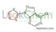 2-(4-chloropyrazolo[3,4-d]pyrimidin-1-yl)-1,3-thiazole