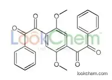 1-[2,5-dimethoxy-4-(2-oxo-2-phenylacetyl)phenyl]-2-phenylethane-1,2-dione