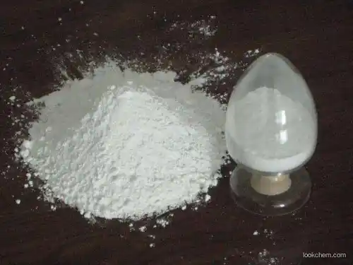 ZSM-5 Zeolite molecular sieve with VOC adsorption and high silicon to aluminum ratio